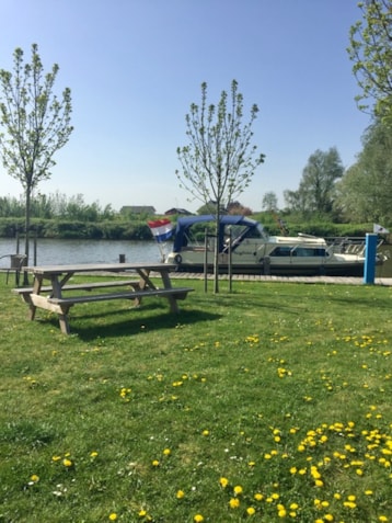 5BACC3B9-02BA-46C9-815C-58A7D4946703