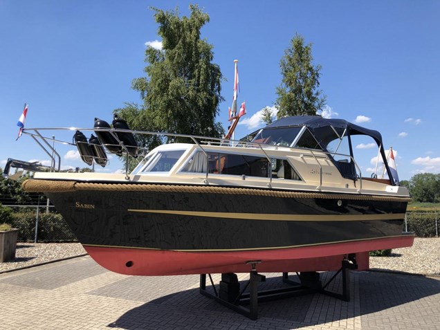 0AB1E8D6-2699-4914-8381-9471D155CEE4