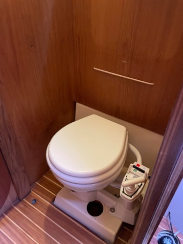 D780034B-F91A-4E0A-A726-28C59DE4B27F