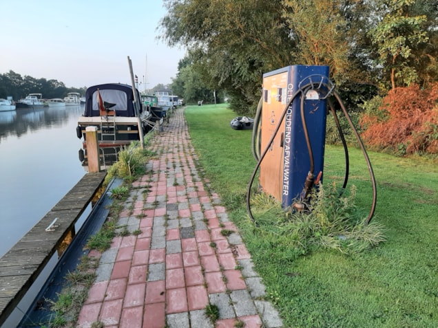 AFE8C97E-D08F-4B85-9EDF-D1353DC4793E