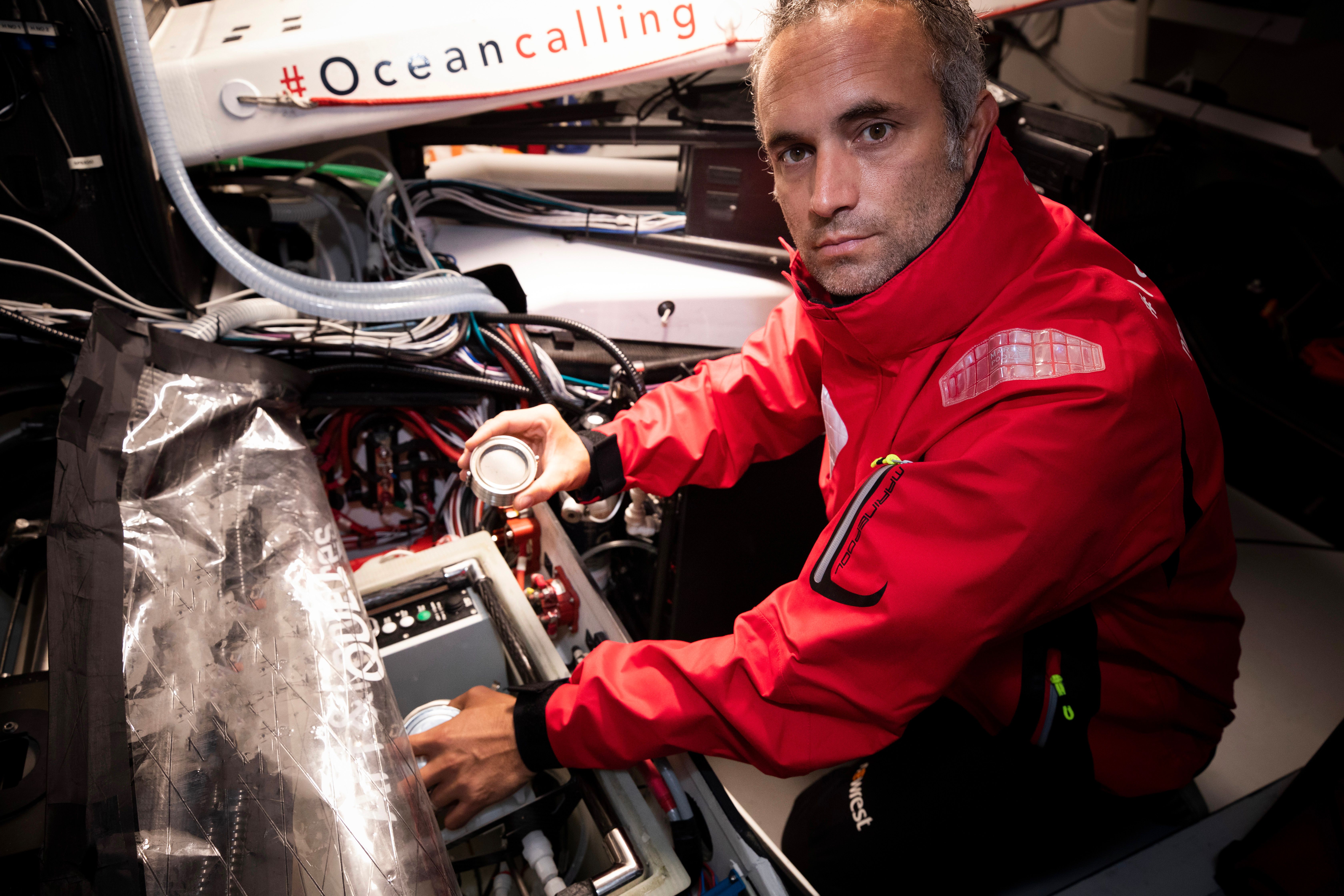 Twee keer zoveel cellulosevezels als microplastics in de Atlantische Oceaan!