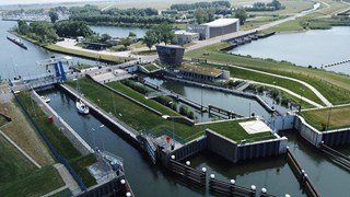 3C2CE1F4-0F73-4621-96D7-DA9307276D25