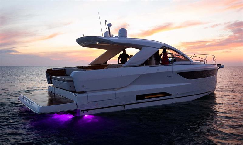 Jeanneau presenteert met DB/43 visie van premium dagboot