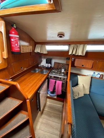 C9D0FDE1-F113-4D7E-BF2A-5F27BE4A2878