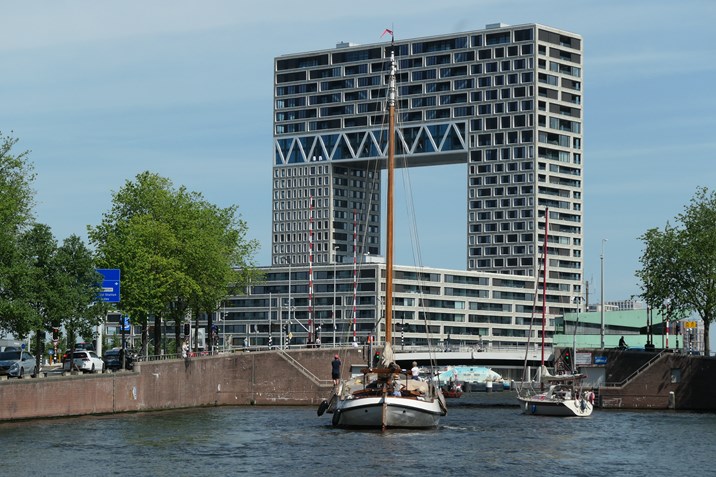 34A03CF3-3BC3-48D8-AE4D-D7585C636D76