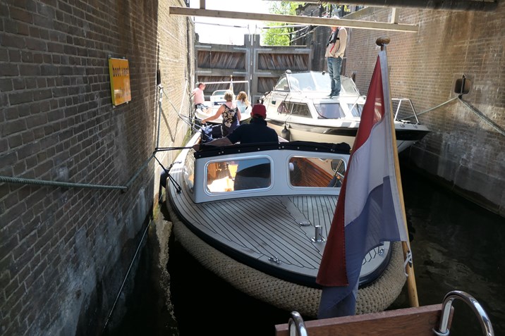 A2B87A34-E3BA-478E-A4A2-D71830F90781