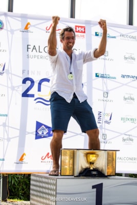 2142FB88-6CAA-4D61-8713-66E7228C1453