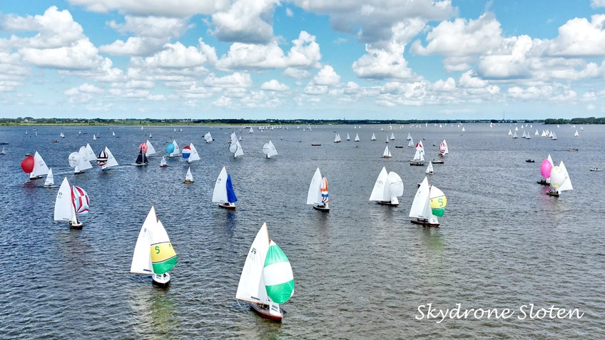 F0481B25-614D-4C91-9C99-205511656705