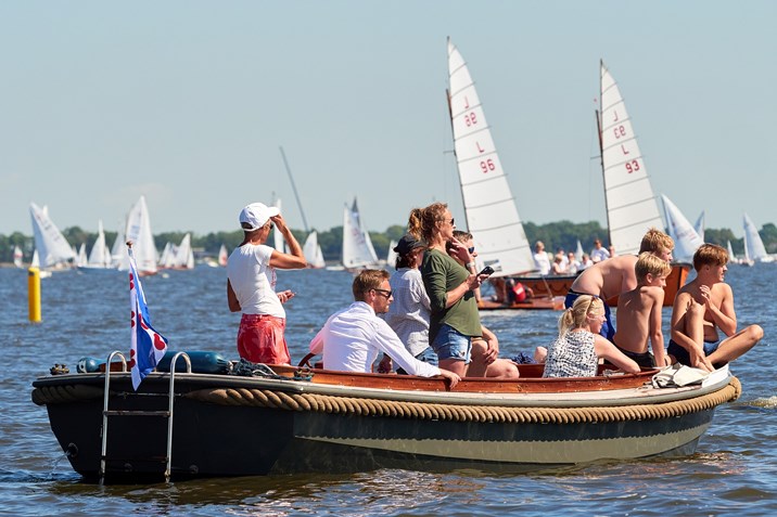 8DF2E03C-2B41-4906-B757-655D007ABB68