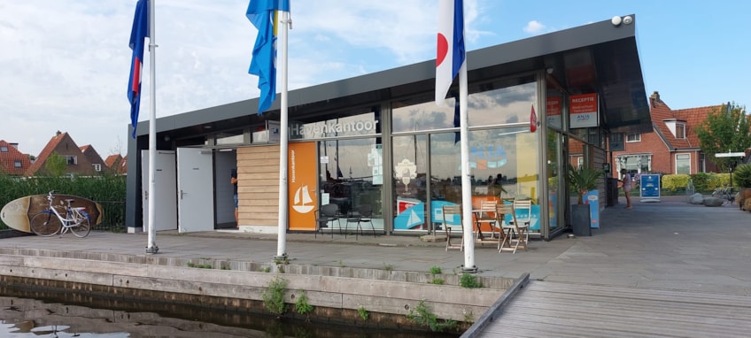 CE4605CD-4E6E-4E59-AC35-84D924467EE9