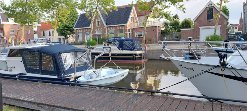 CDB4C571-2410-4C22-B21D-161E45310C45