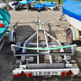 A1591287-47F0-4939-9439-1CF036E57377