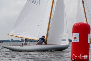 AD033633-07F2-48E6-8CD2-09C934770A45