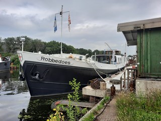 F1AB5D8B-4DFD-4607-8390-E57DB37EA747