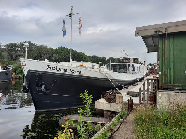 F1AB5D8B-4DFD-4607-8390-E57DB37EA747