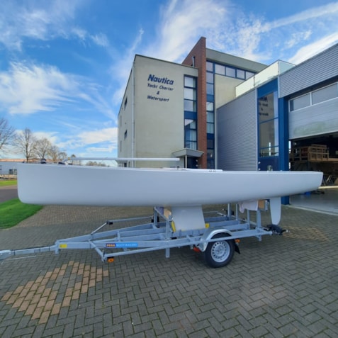 E4DA6A79-738D-475B-A25C-2649C98089DB