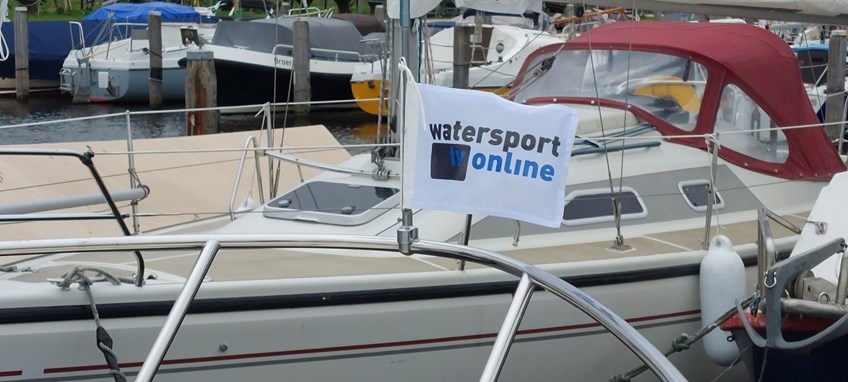 7DAFB136-DA15-4749-BB90-08E2F43E0E61