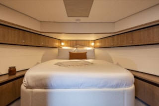 7394f7a9-865f-590e-c196-e6bb6e937c94