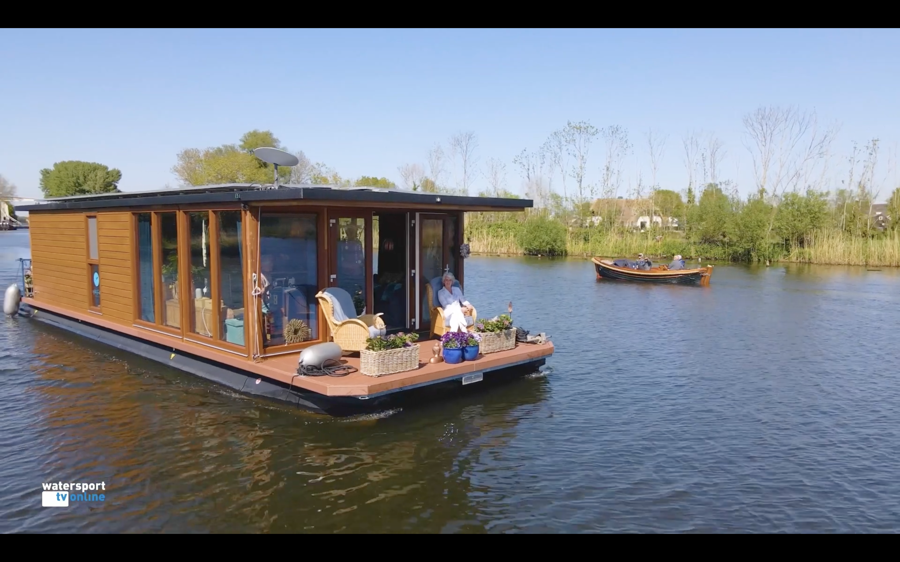 Vera en George wonen op een houseboot
