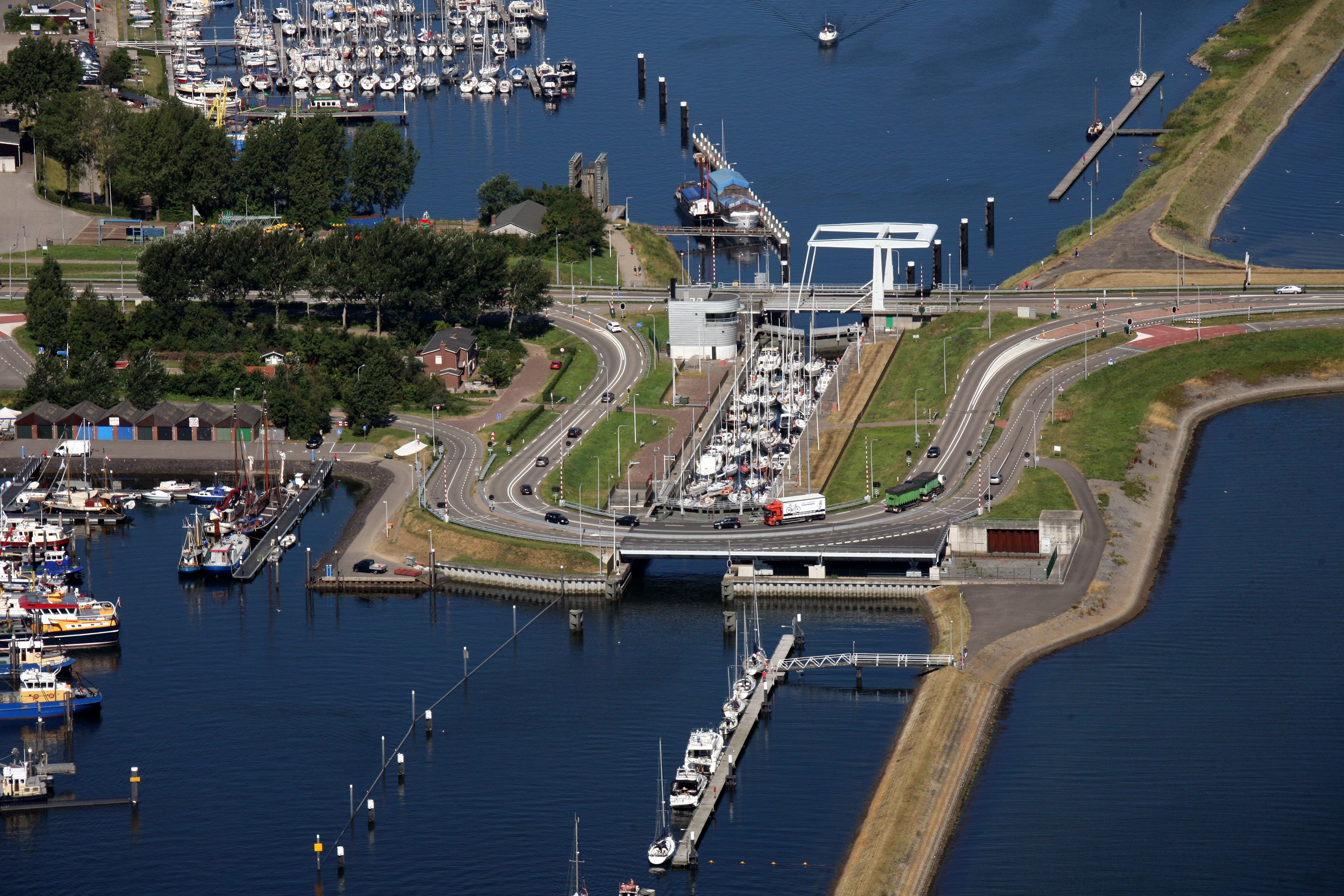 Aangepaste bediening sluizen in Zeeland door personeelstekort