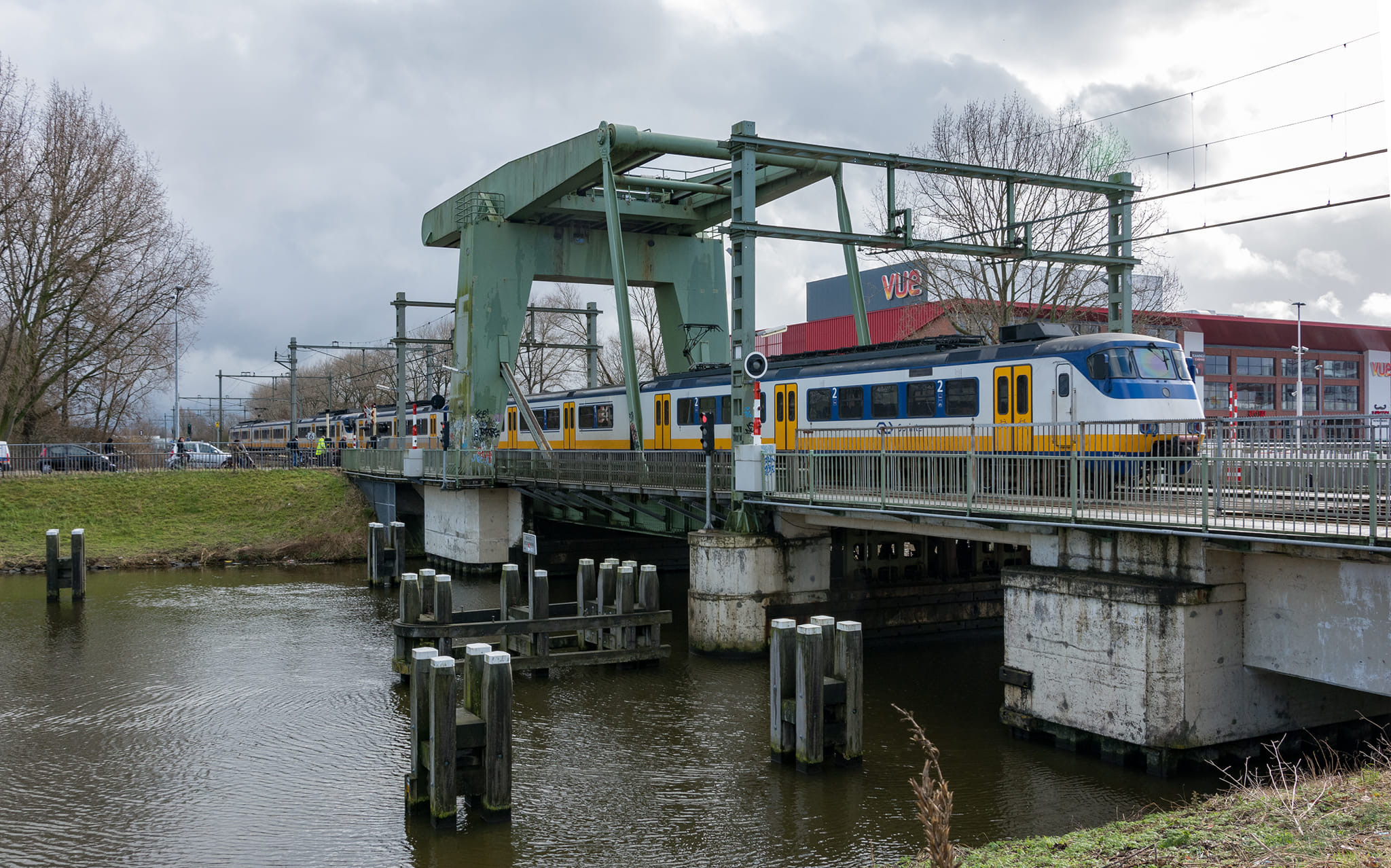 Noord-Hollandskanaal spoorbrug nu gestremd