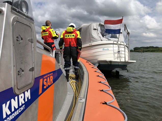 thumbnail_KNRM hulpverlening in Biesbosch - foto KNRM Dordrecht