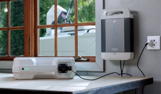 MM_Avator_520w-Charger_Lifestyle_Canon-0041_1