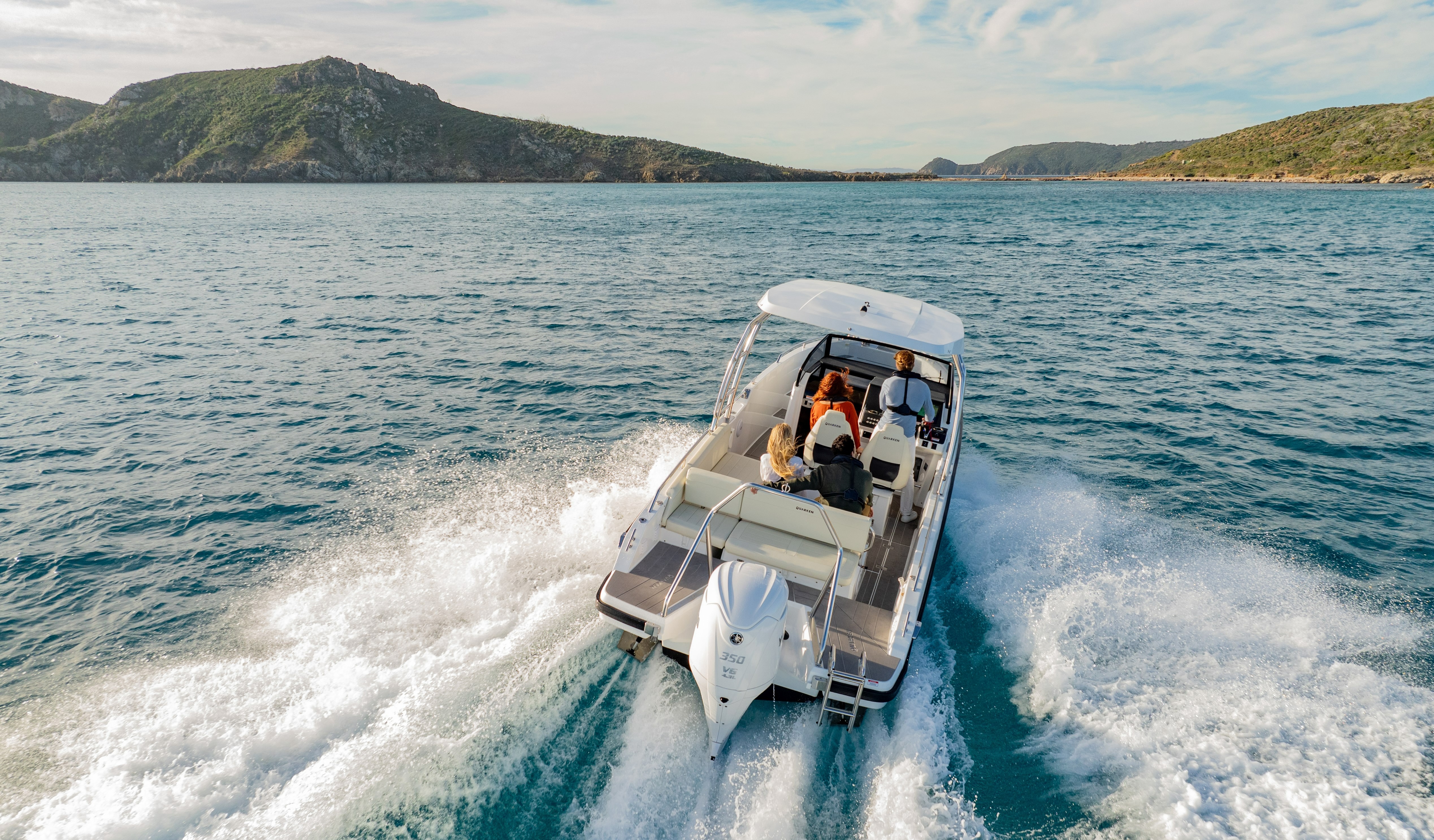 Yamaha lanceert 350 pk V6 en upgrades Helm Master® EX-systeem