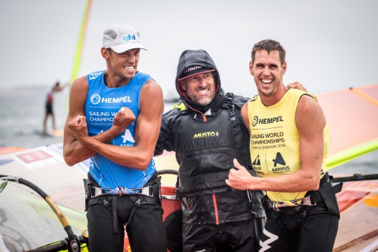 Watersportverbond stopt met succescoach Aaron McIntosh