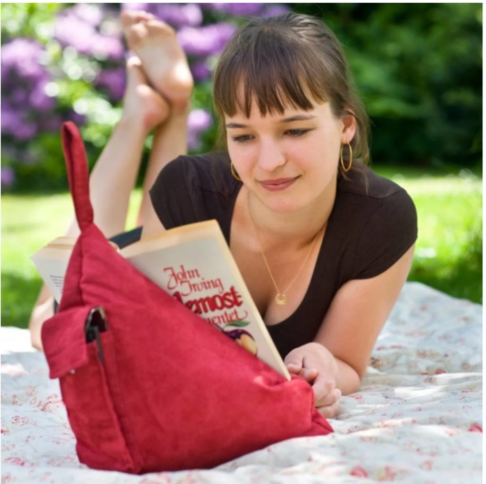 Handige boeken/ tabletsteun voor aan boord