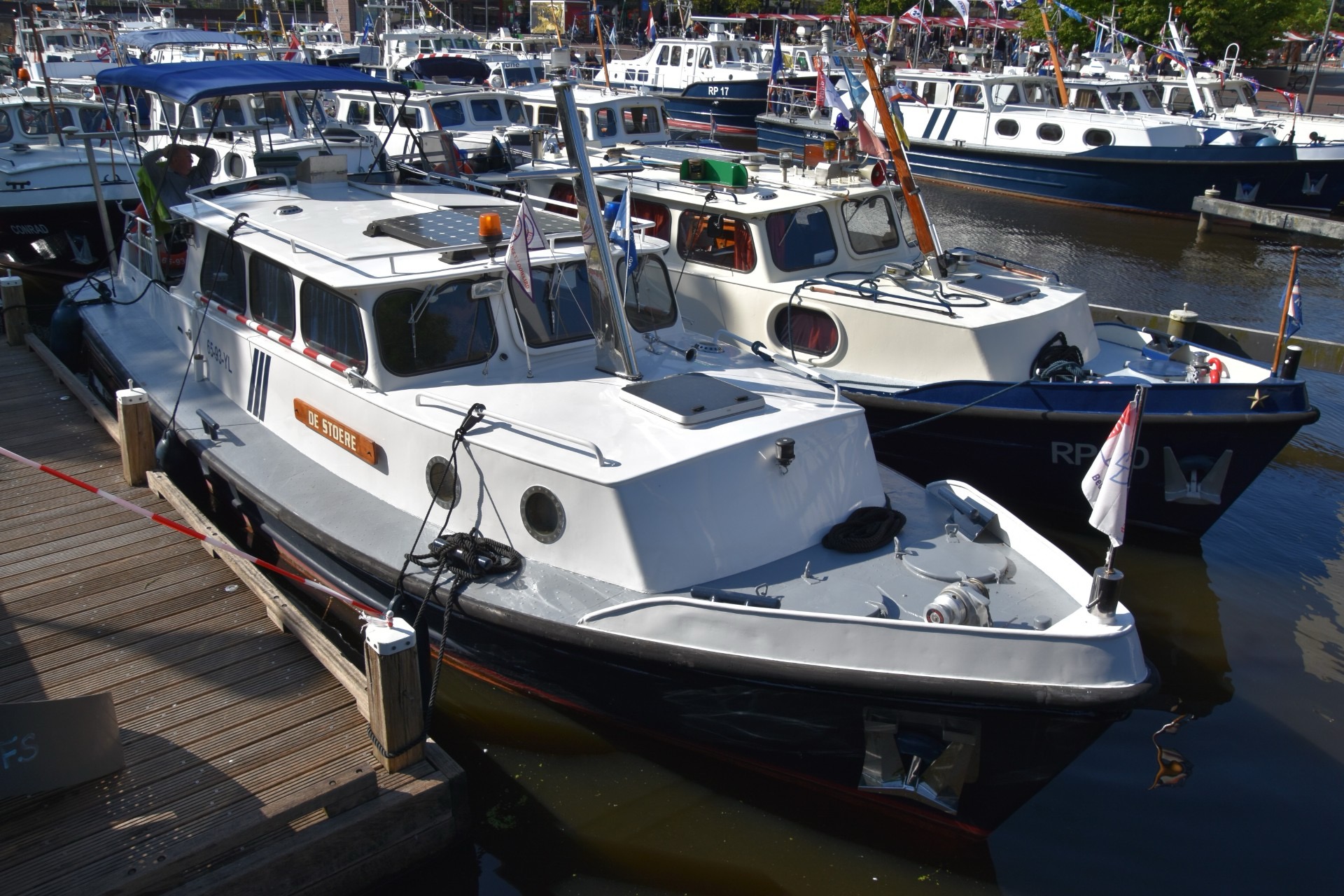 Vereniging 'De Schottelboot' met vloot in Weesp