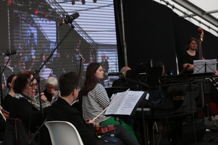 Fleur Smits met Ad Hoc orkest