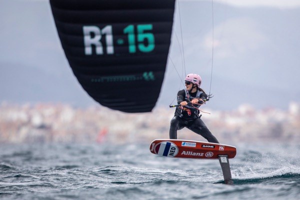 Sneller en veiliger pak voor olympisch kiter Annelous Lammerts 