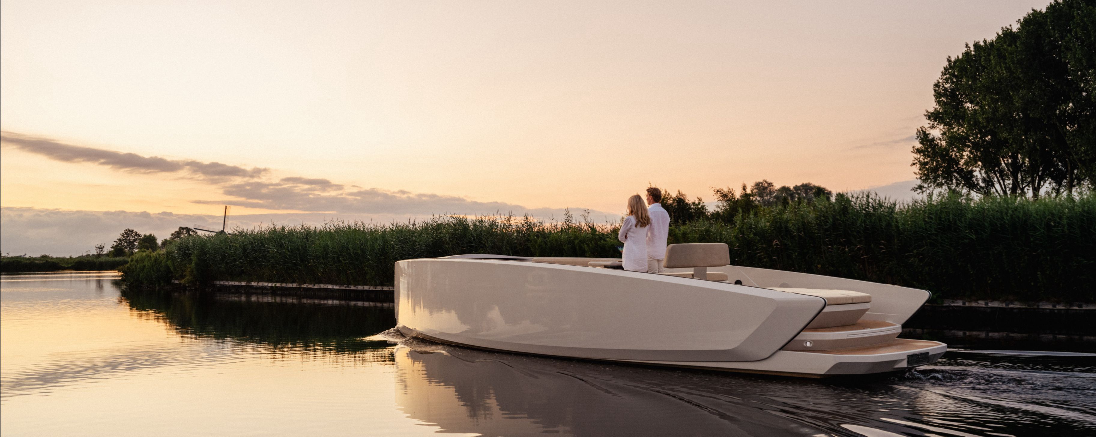 LUMEN E10 via HISWA te water op internationale tour