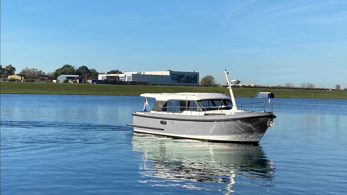 Linssen Yachts met 35 SL Sedan op Interboot 2024