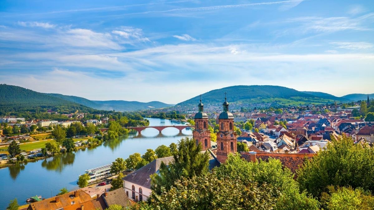 Linssen Boating Holidays verwelkomt Blau Weiss Yacht Charter