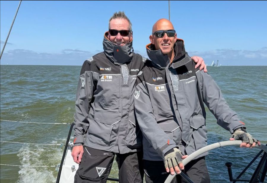 Vuurschepenrace eerste krachtmeting voor John van de Starre en Robin Verhoef