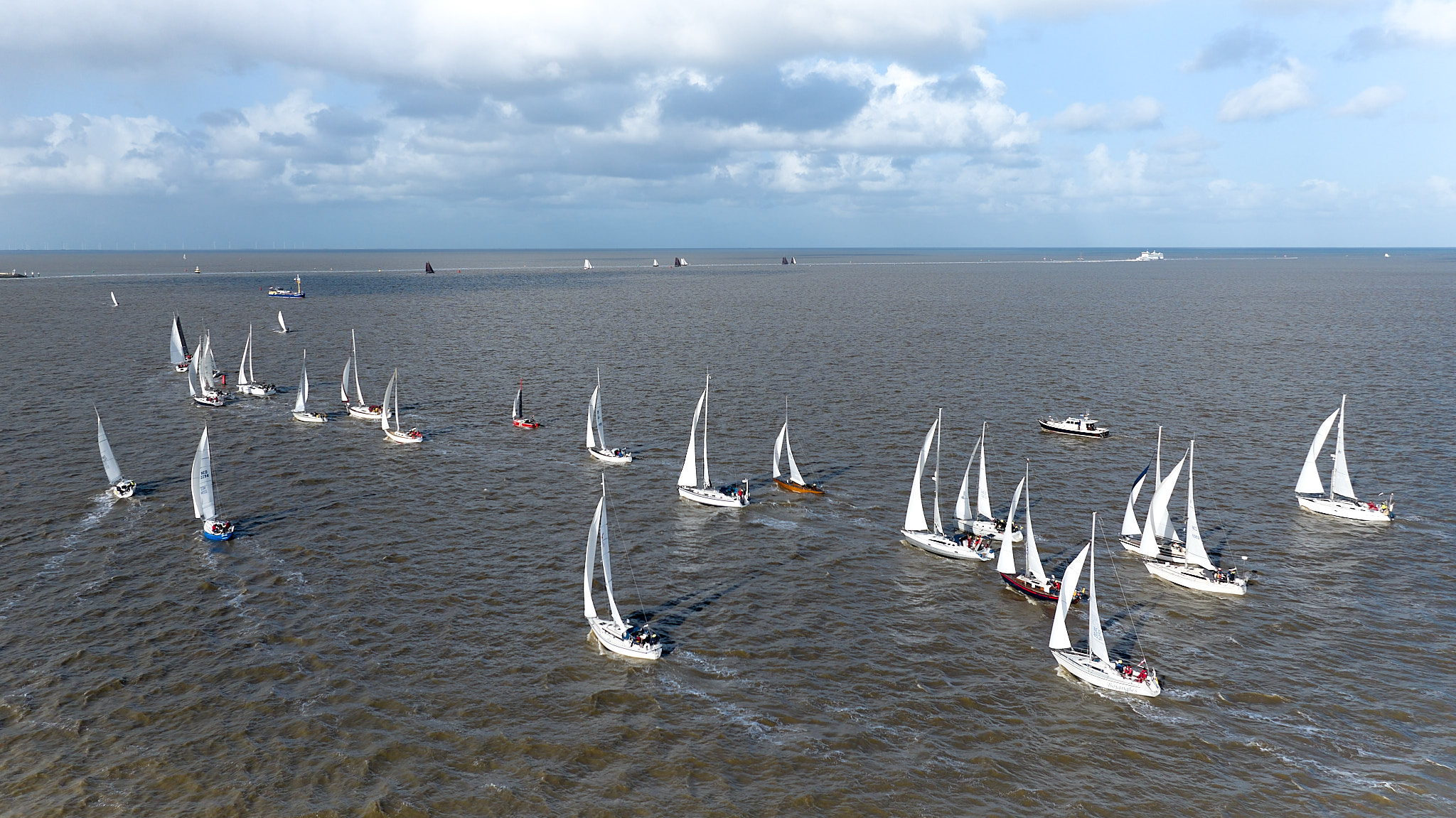 Uitdagende omstandigheden voor zeilers tijdens HT Race