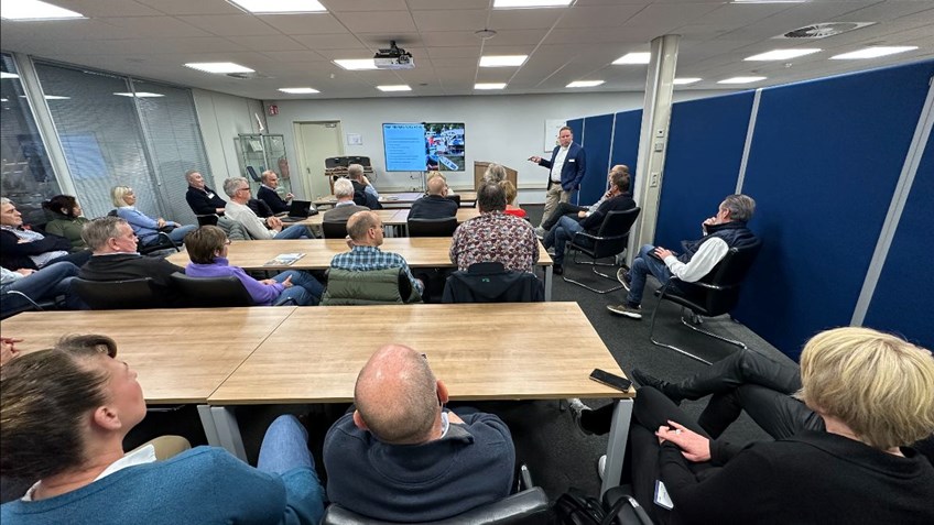 3ad696ef-67f7-79bd-8ebf-b280f862da8d