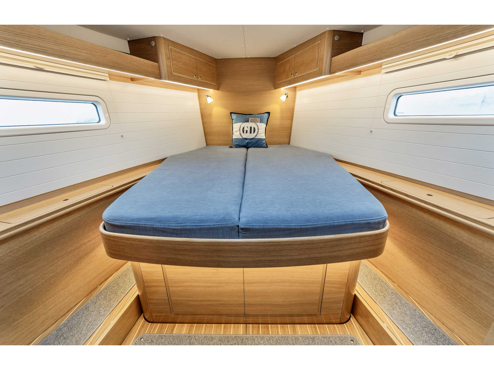 Halberg Unit De Hallberg-Rassy 370 zeilt als een godin - watersport-tv