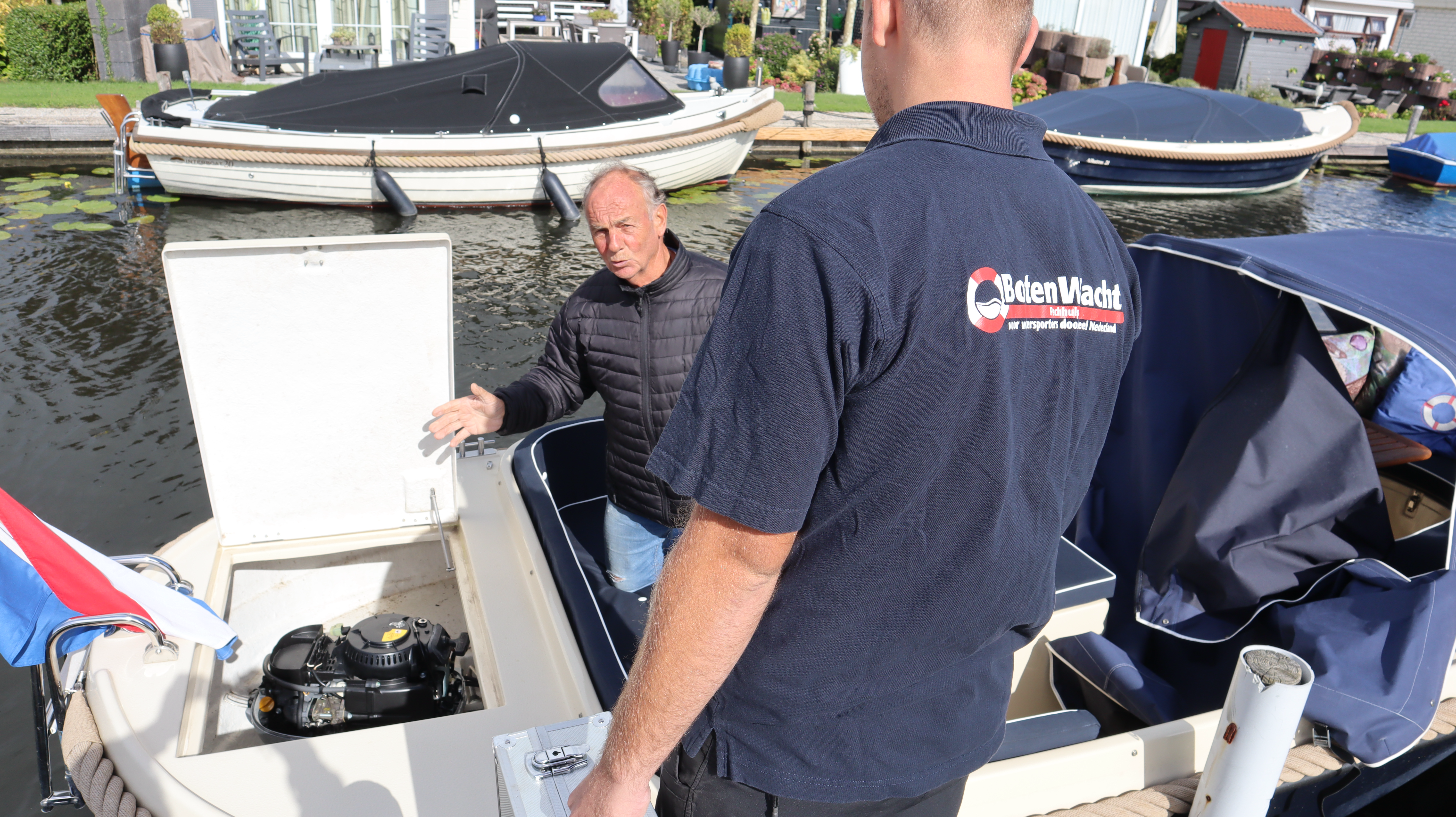 Botenwacht aanwezig tijdens Sneek in-Water