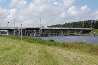 Brug-Buitenhuizen