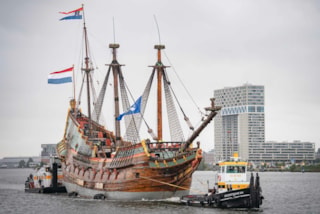 De Batavia langs het centrum van Amsterdam